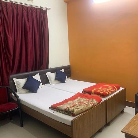 Narendra Guest House Kakarmatha Luaran gambar